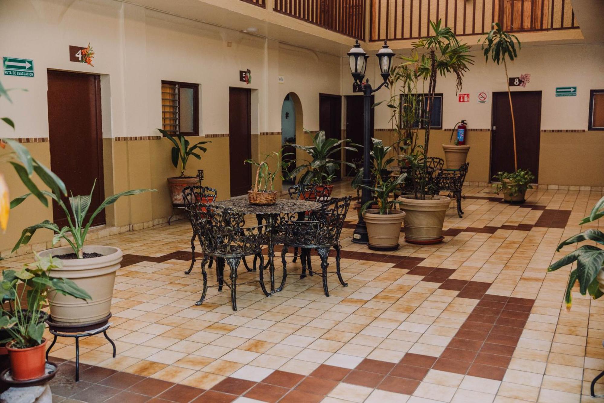 Hotel Cervantino Tapachula Εξωτερικό φωτογραφία